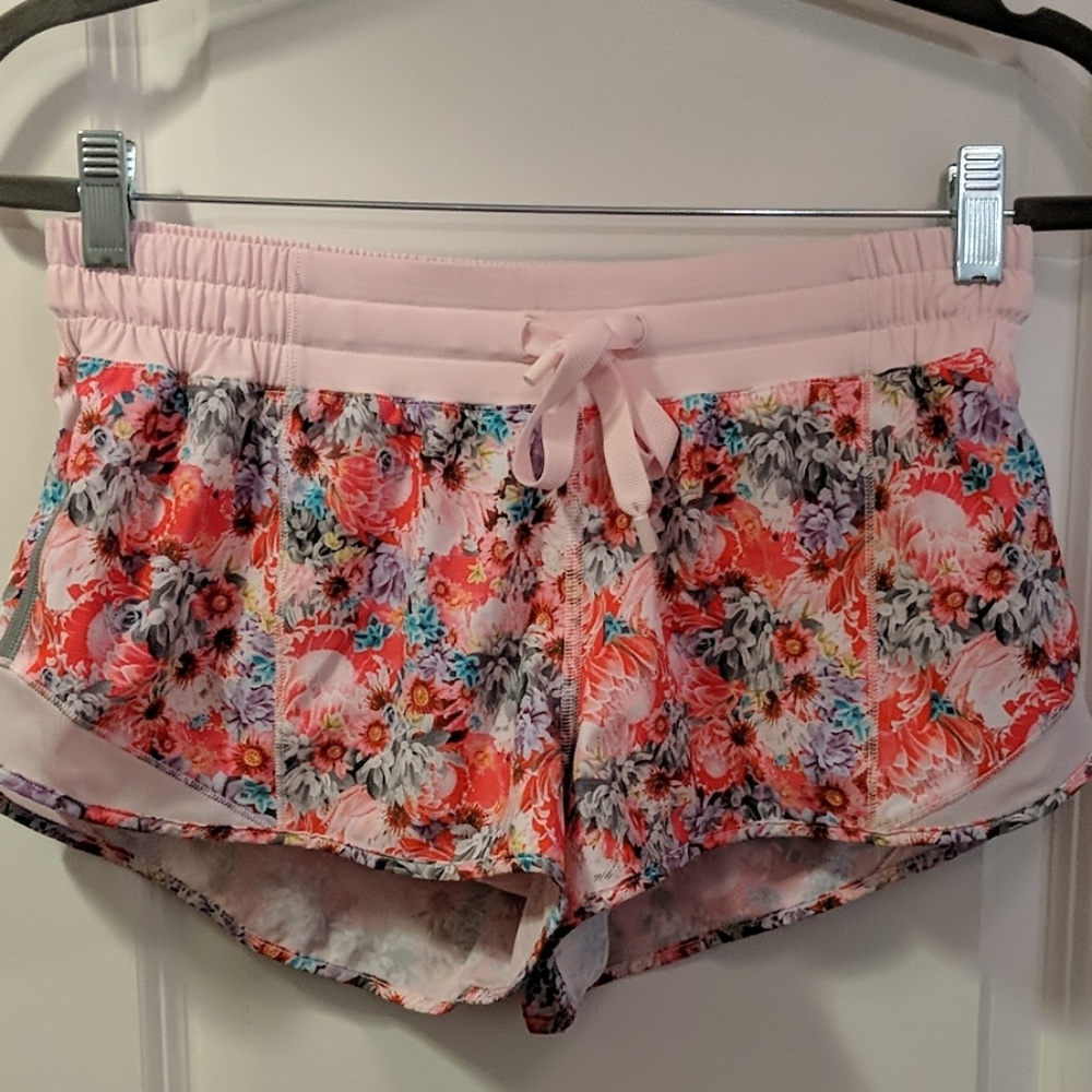 Lululemon women's shorts size 6